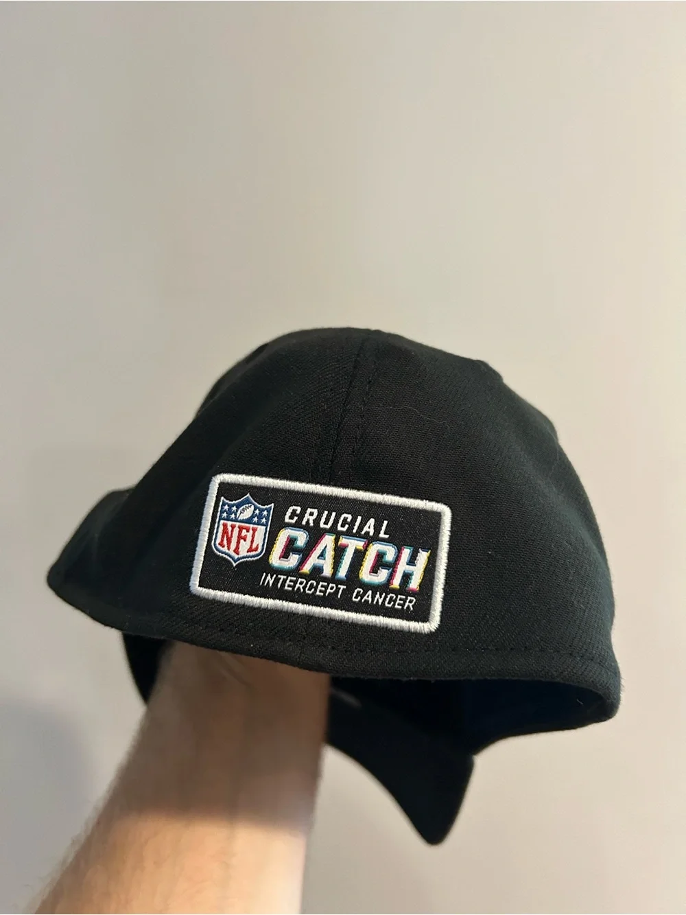 Atlanta Falcons New Era 39THIRTY Hat Cap NFL Crucial Catch Intercept Cancer M/L